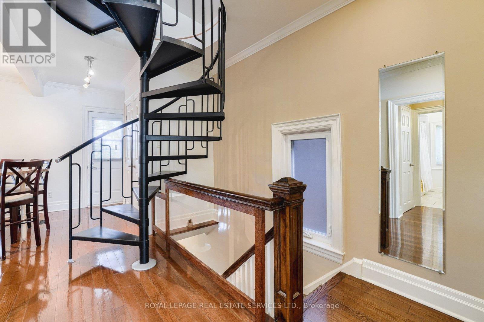 Upper - 117 St Johns Road, Toronto, Ontario  M6P 1V1 - Photo 20 - W12456449