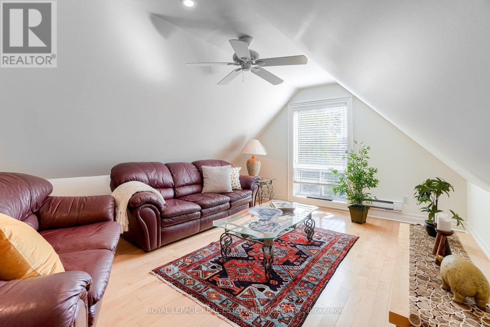 Upper - 117 St Johns Road, Toronto, Ontario  M6P 1V1 - Photo 6 - W12456449