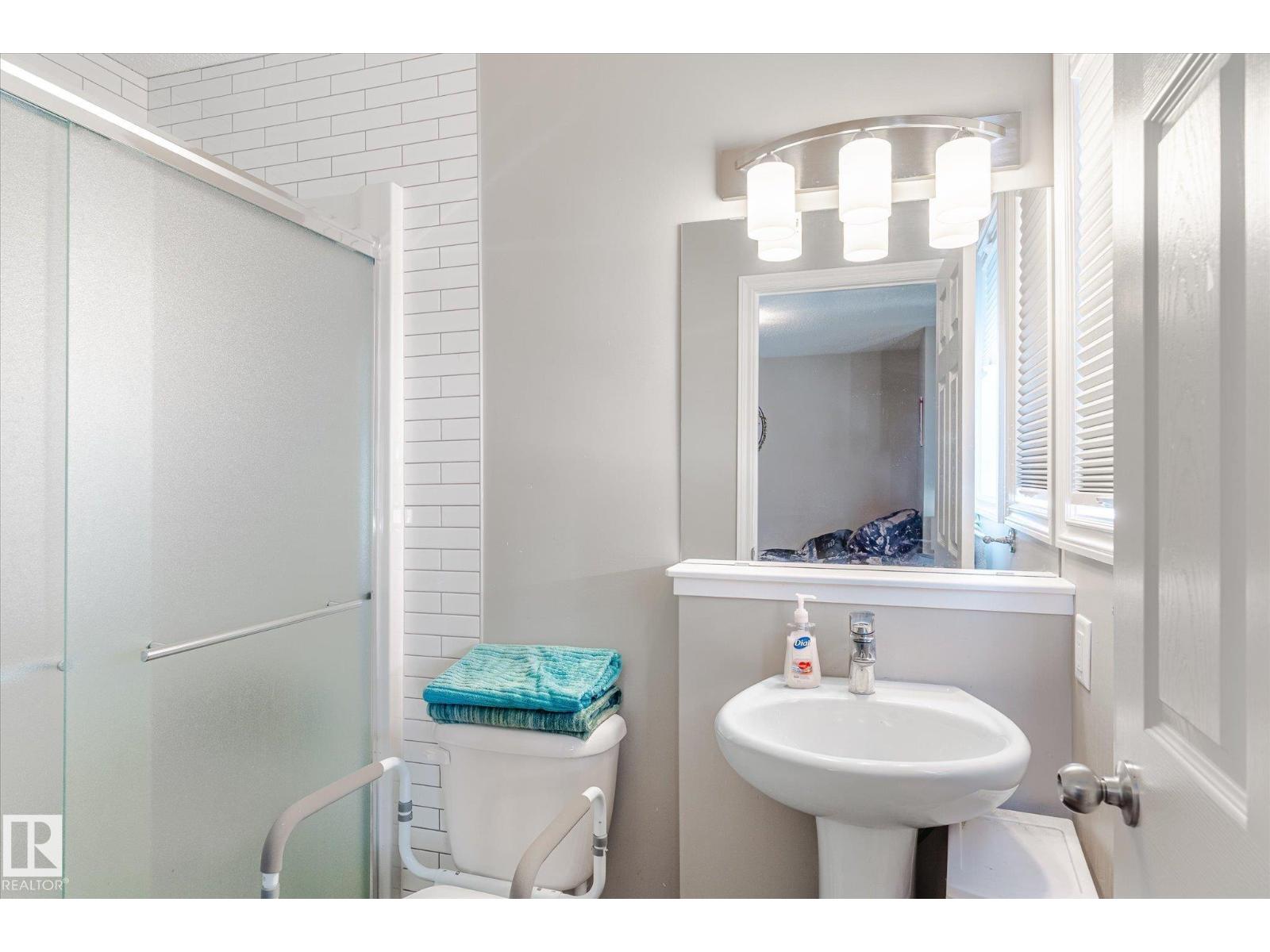 2424 19a Av Nw, Edmonton, Alberta  T6T 2C9 - Photo 24 - E4461678
