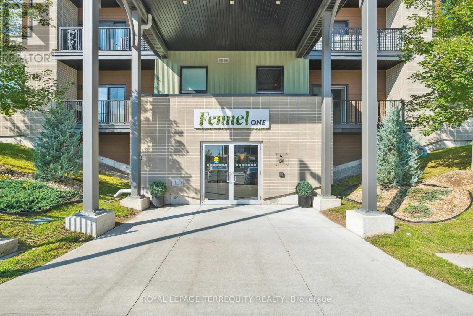 102 - 6 Spice Way, Barrie, Ontario  L9J 0J9 - Photo 10 - S12456661