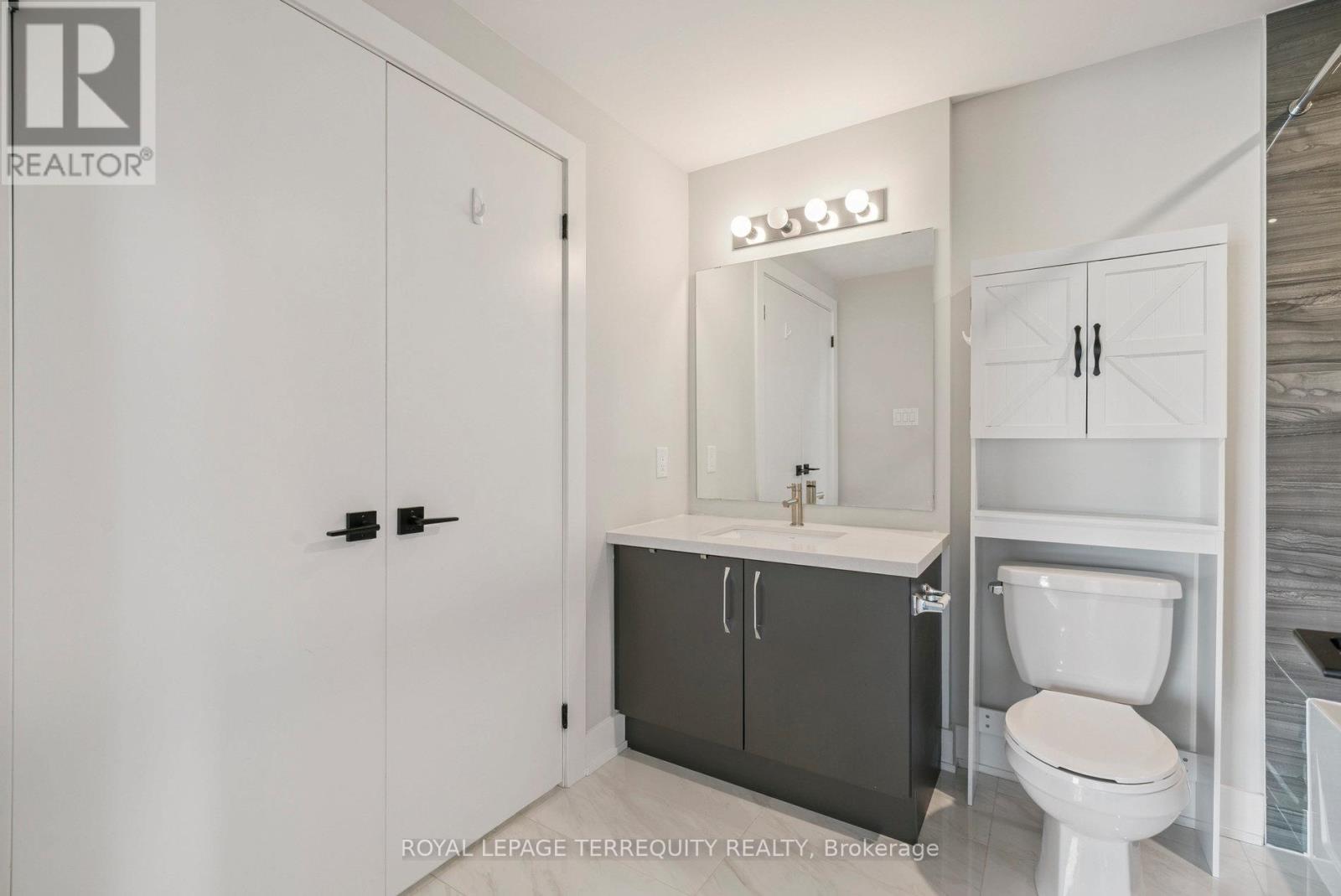 102 - 6 Spice Way, Barrie, Ontario  L9J 0J9 - Photo 37 - S12456661