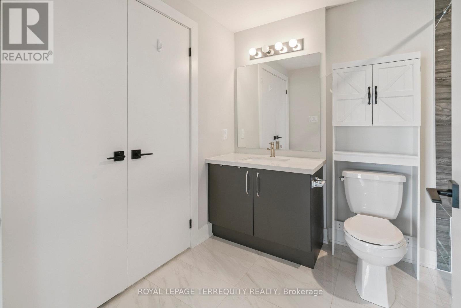102 - 6 Spice Way, Barrie, Ontario  L9J 0J9 - Photo 38 - S12456661