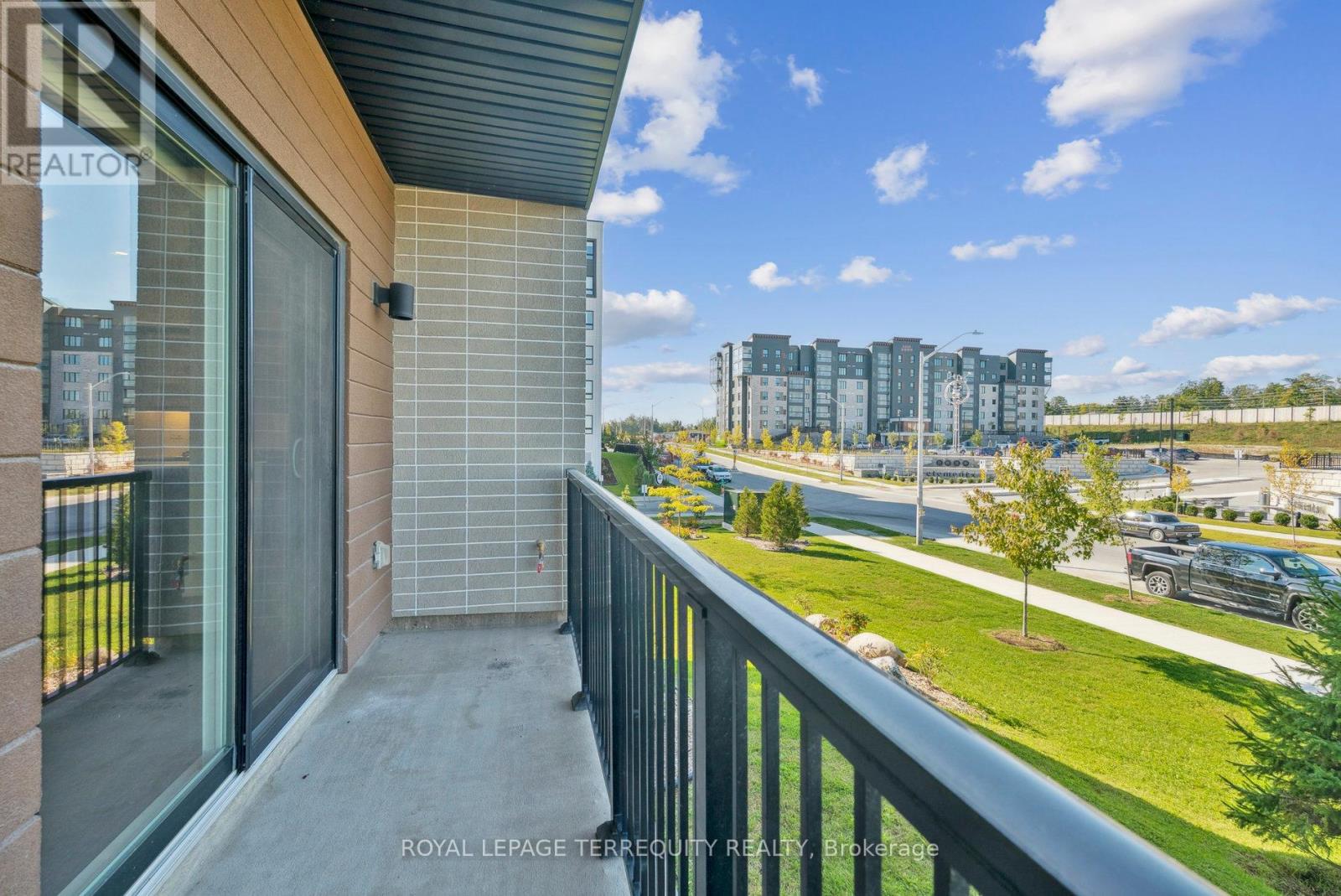 102 - 6 Spice Way, Barrie, Ontario  L9J 0J9 - Photo 43 - S12456661