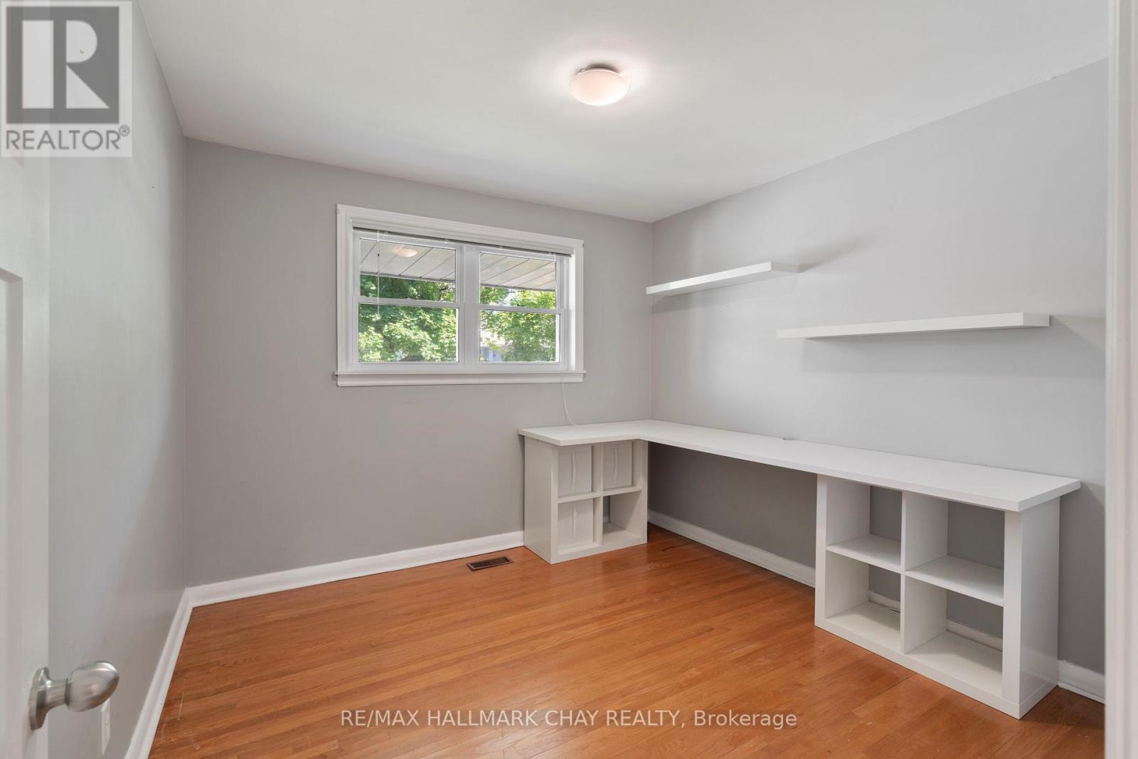 205 Wellington Street E, Barrie (City Centre), Ontario  L4M 2C9 - Photo 10 - S12456735