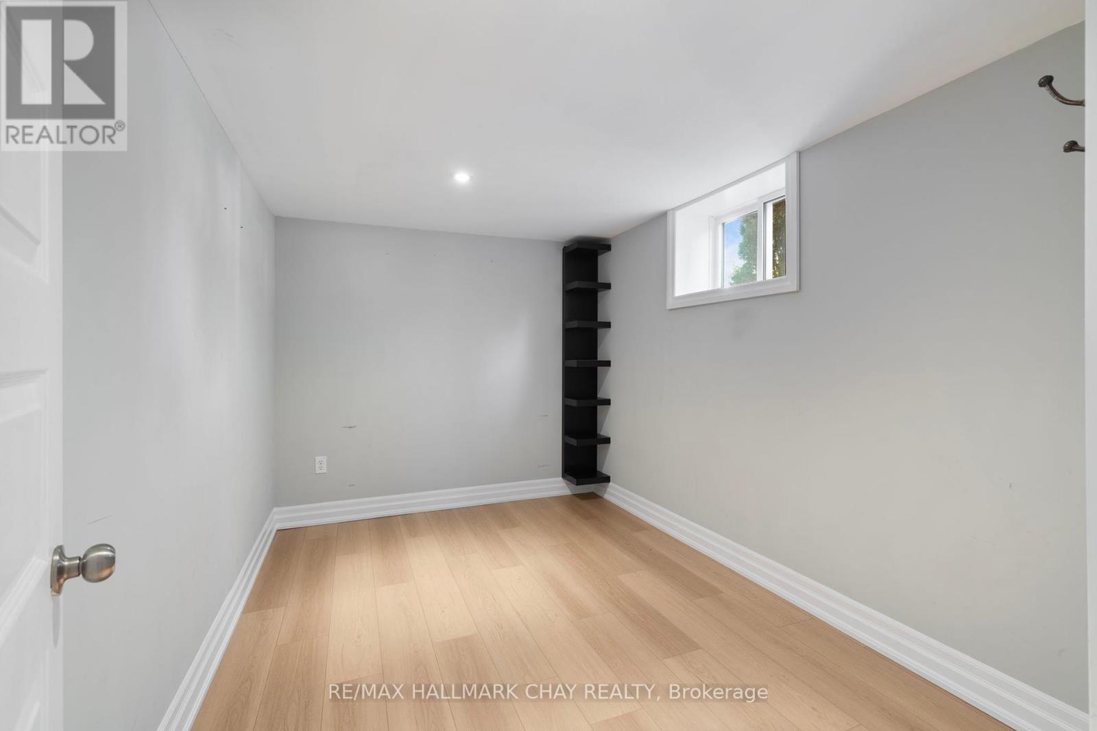205 Wellington Street E, Barrie (City Centre), Ontario  L4M 2C9 - Photo 21 - S12456735