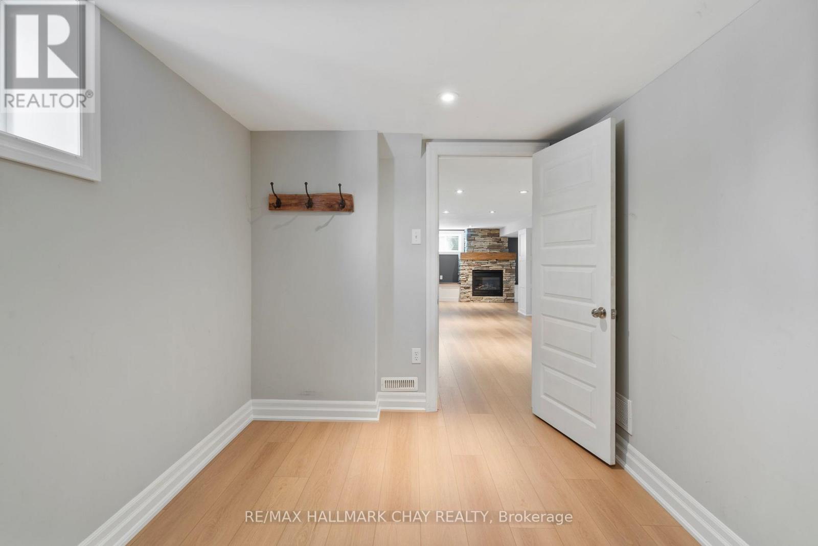 205 Wellington Street E, Barrie (City Centre), Ontario  L4M 2C9 - Photo 22 - S12456735