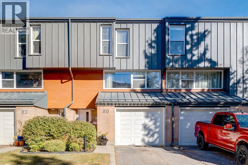 80 Brae Glen Lane Sw, Calgary, Alberta  T2W 1B6 - Photo 3 - A2263699