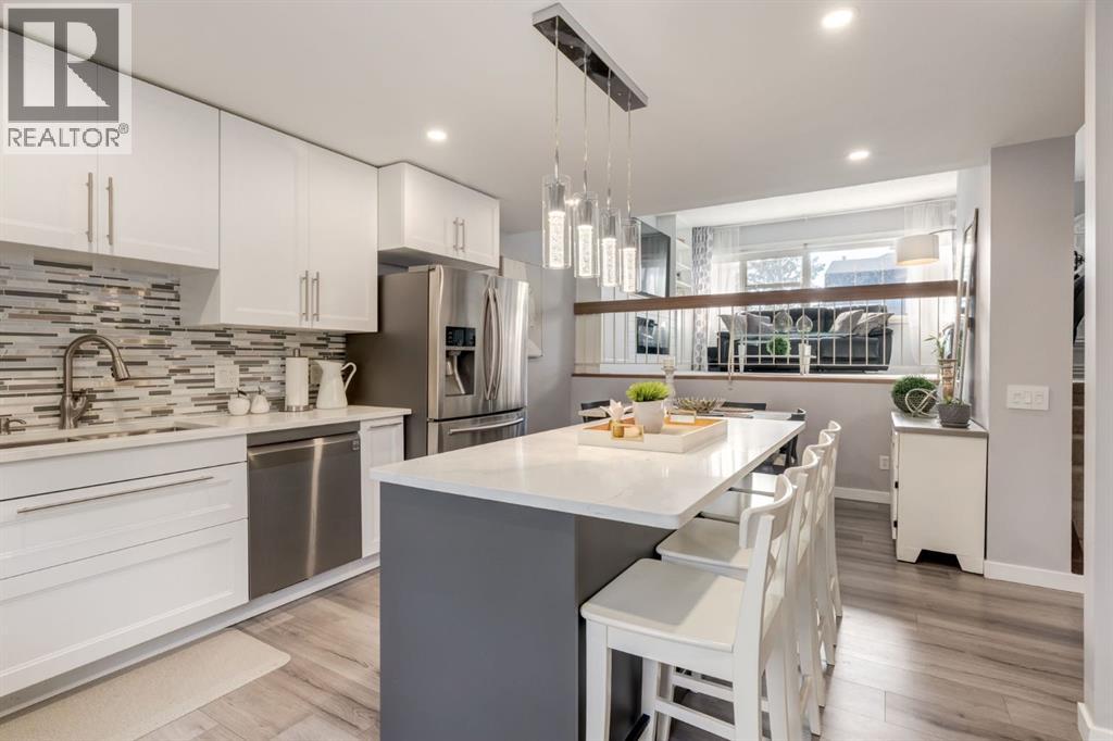 80 Brae Glen Lane Sw, Calgary, Alberta  T2W 1B6 - Photo 7 - A2263699