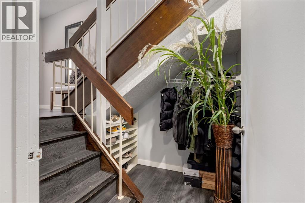 80 Brae Glen Lane Sw, Calgary, Alberta  T2W 1B6 - Photo 37 - A2263699