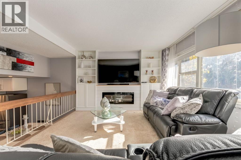 80 Brae Glen Lane Sw, Calgary, Alberta  T2W 1B6 - Photo 17 - A2263699