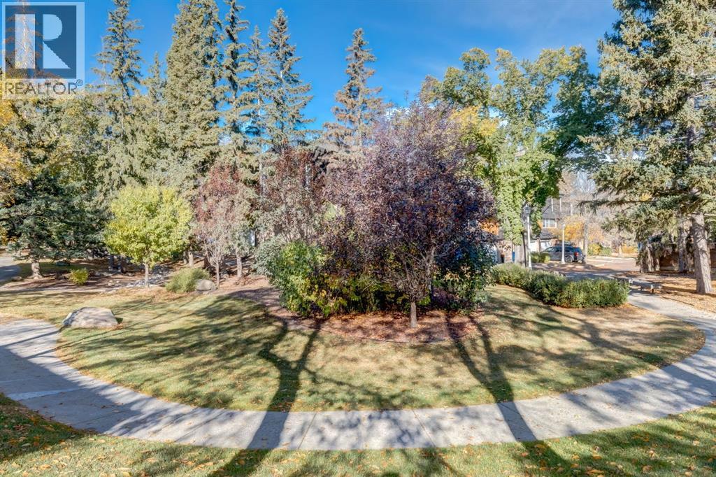 80 Brae Glen Lane Sw, Calgary, Alberta  T2W 1B6 - Photo 2 - A2263699