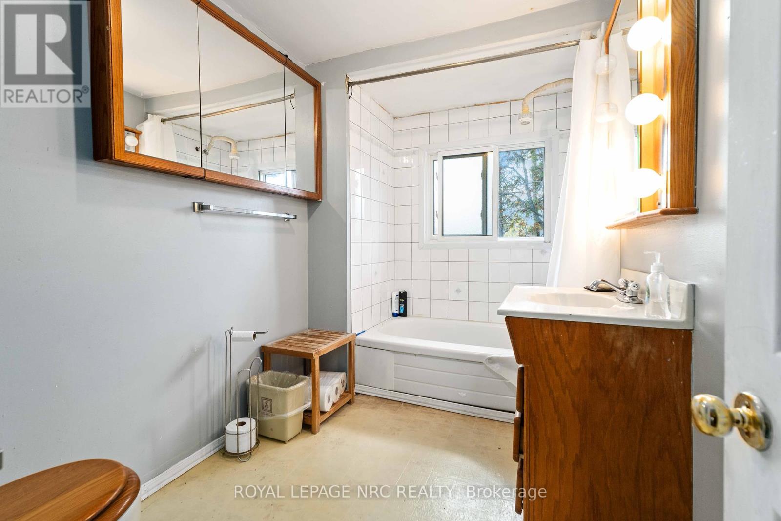 4793 Lyons Parkway, Niagara Falls, Ontario  L2G 0A4 - Photo 13 - X12456767