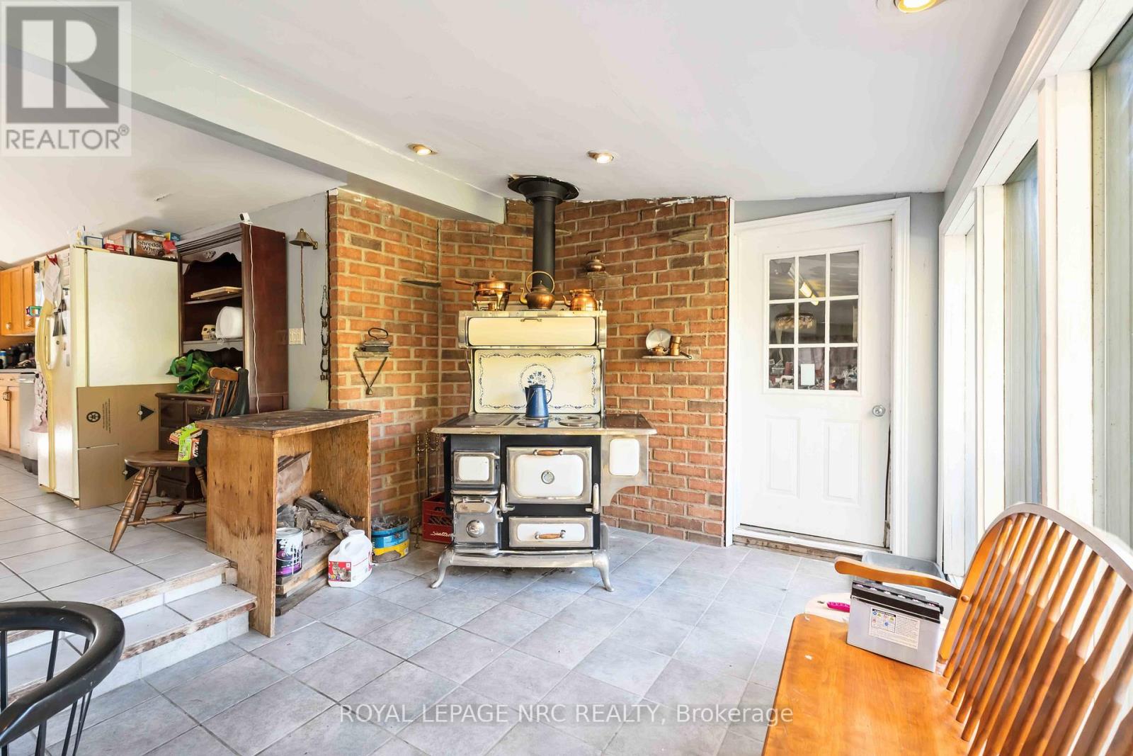 4793 Lyons Parkway, Niagara Falls, Ontario  L2G 0A4 - Photo 9 - X12456767