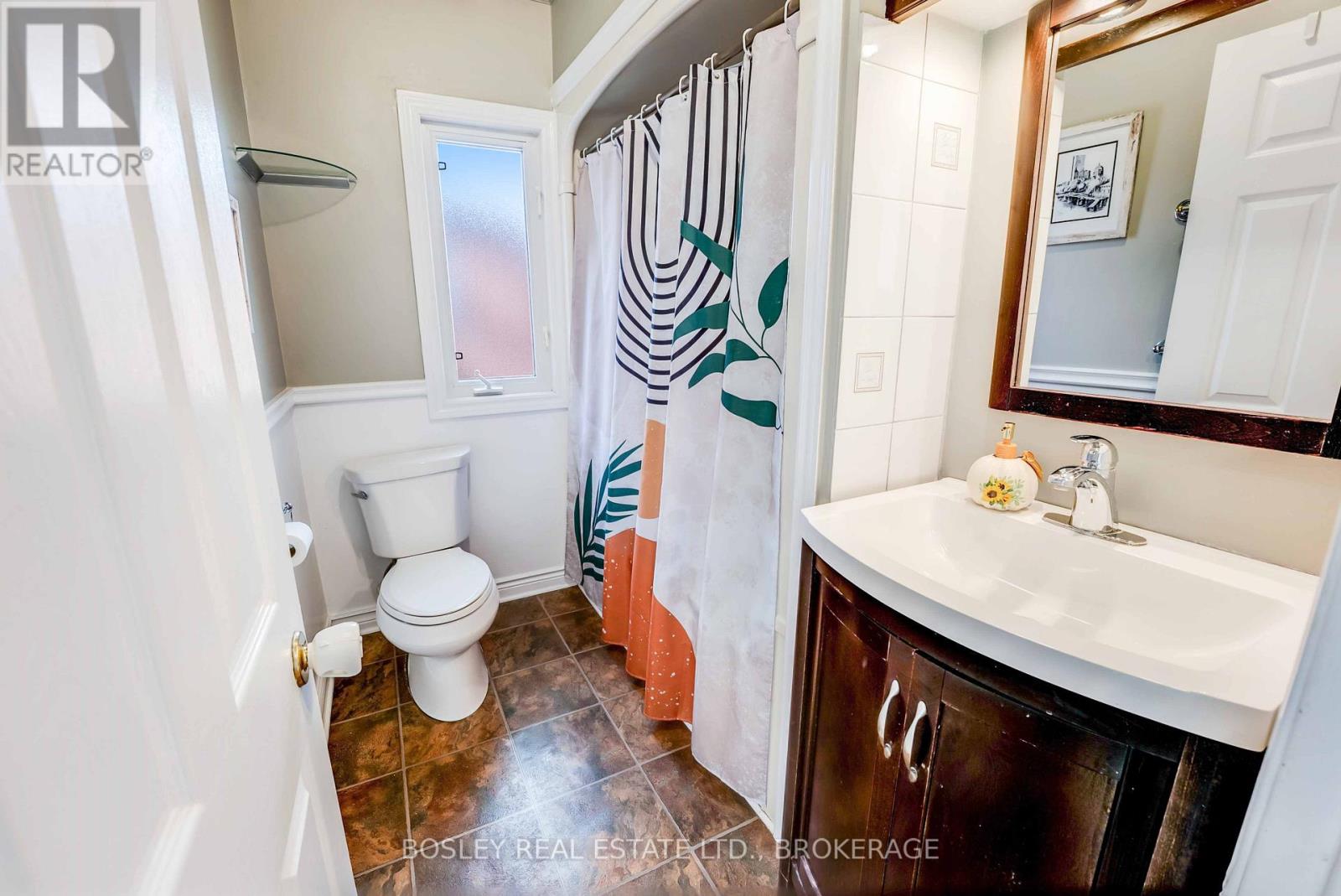 6373 Corwin Crescent, Niagara Falls, Ontario  L2G 2L9 - Photo 17 - X12456834