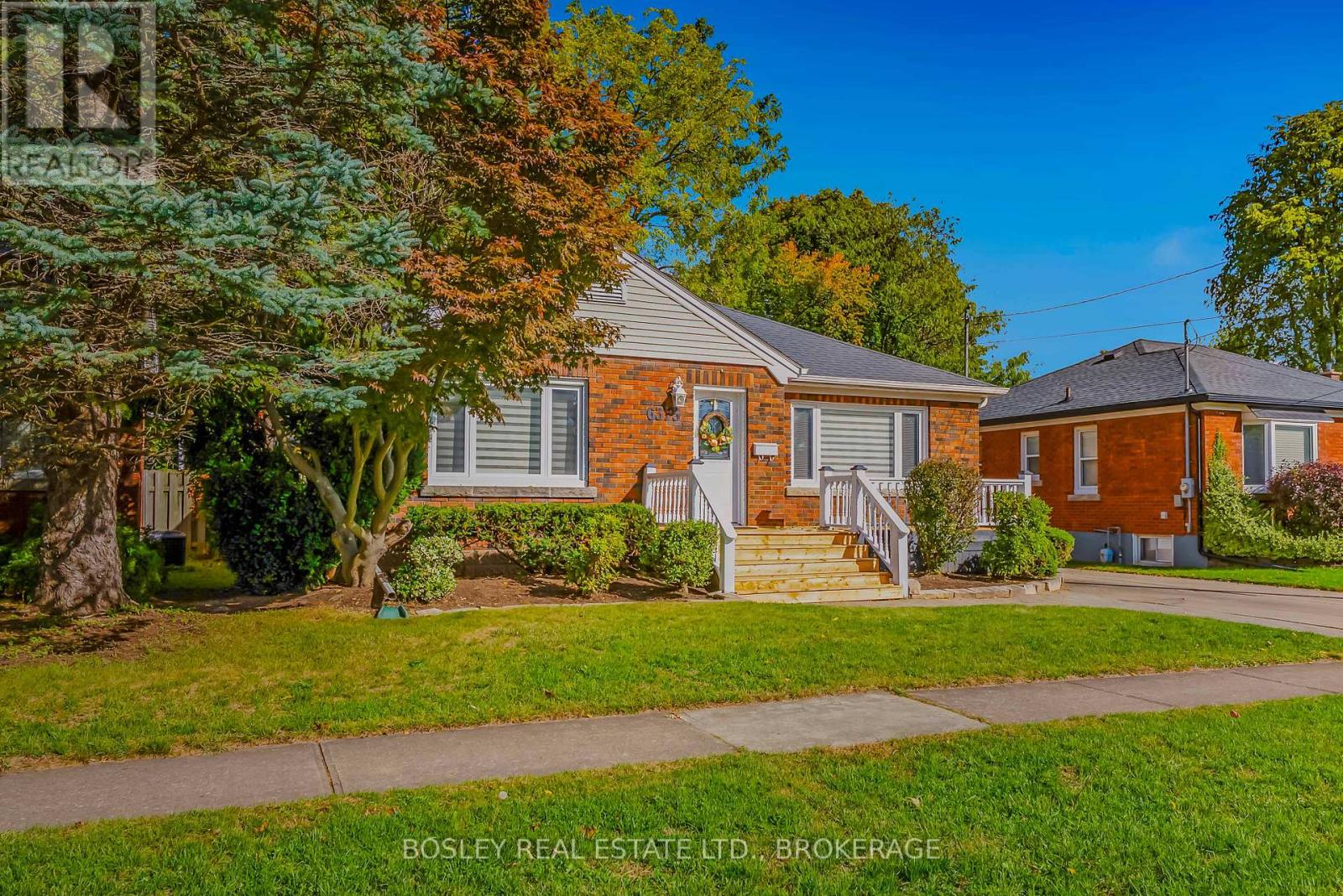 6373 Corwin Crescent, Niagara Falls, Ontario  L2G 2L9 - Photo 3 - X12456834