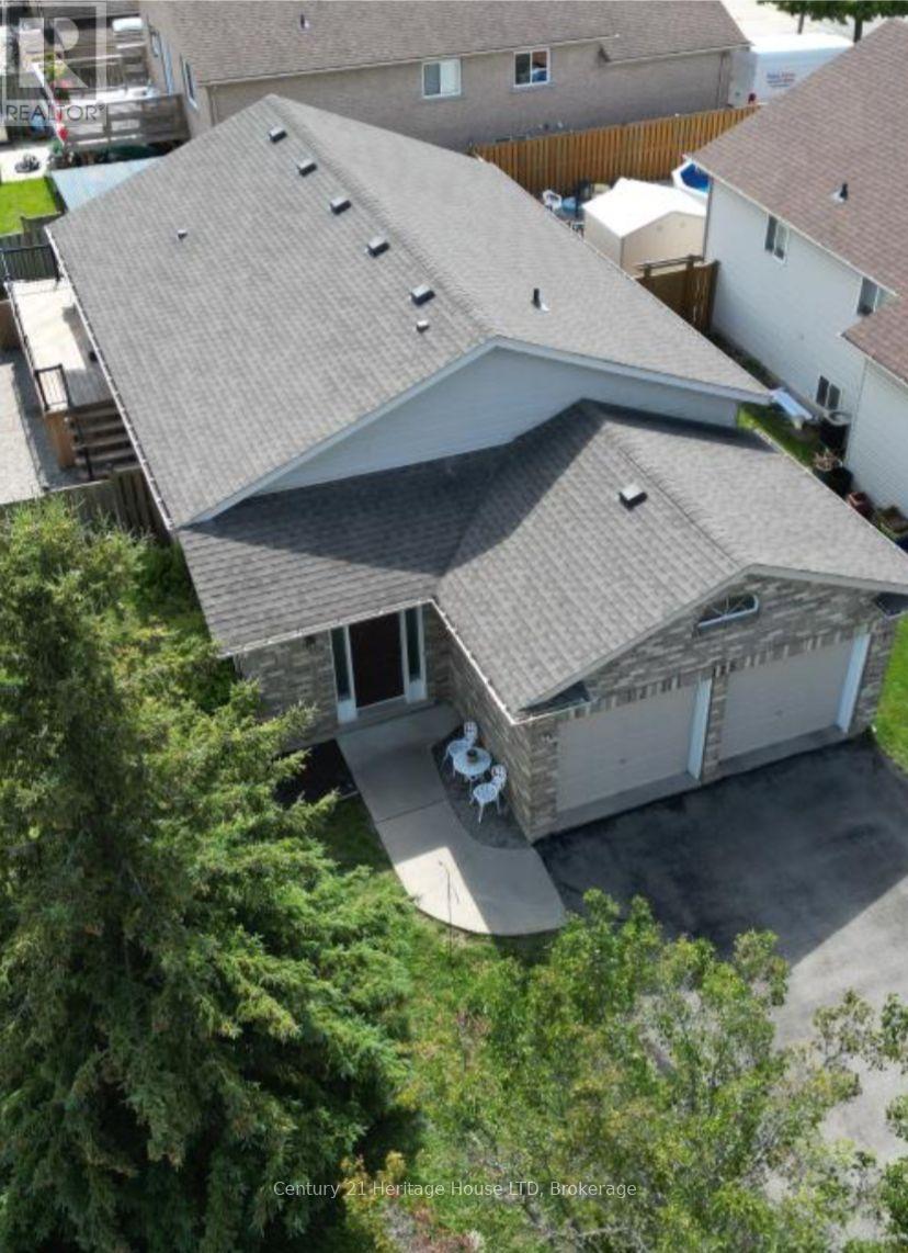 125 Gretel Place, Welland, Ontario  L3C 7H5 - Photo 1 - X12456857