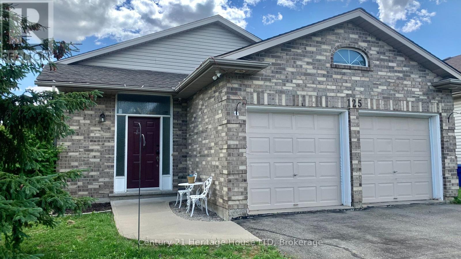 125 Gretel Place, Welland, Ontario  L3C 7H5 - Photo 2 - X12456857