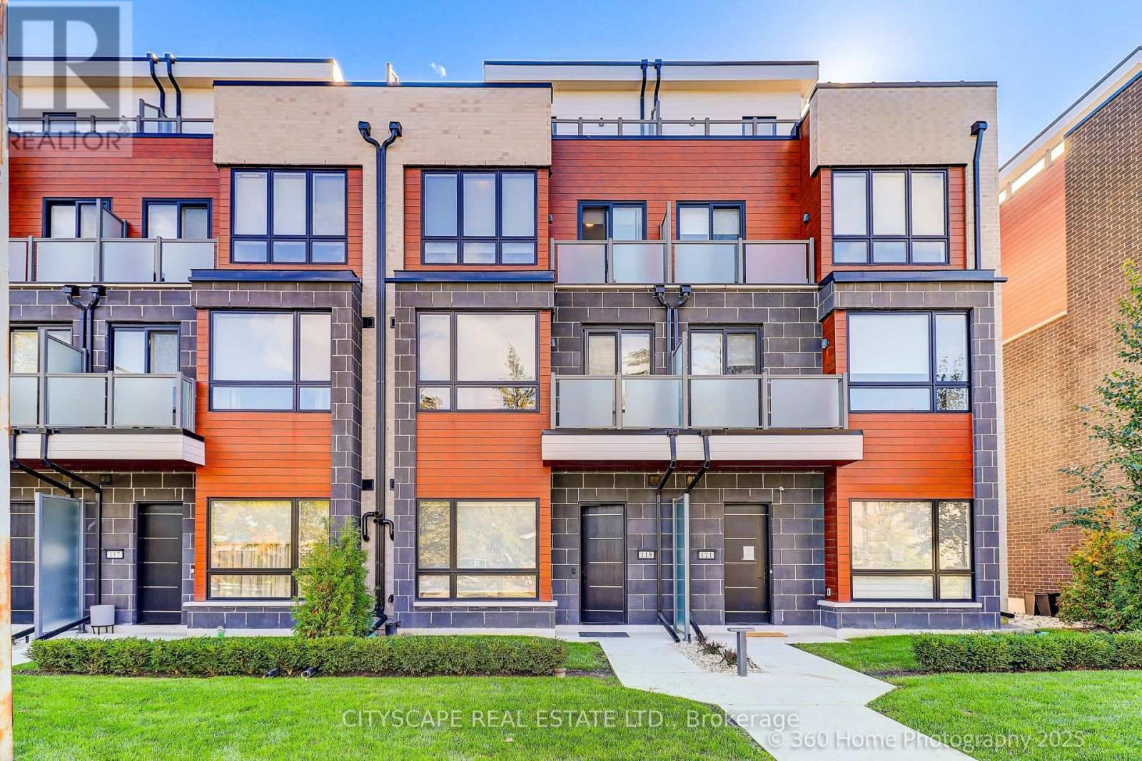119 High Street W, Mississauga, Ontario  L5H 1K4 - Photo 1 - W12456655