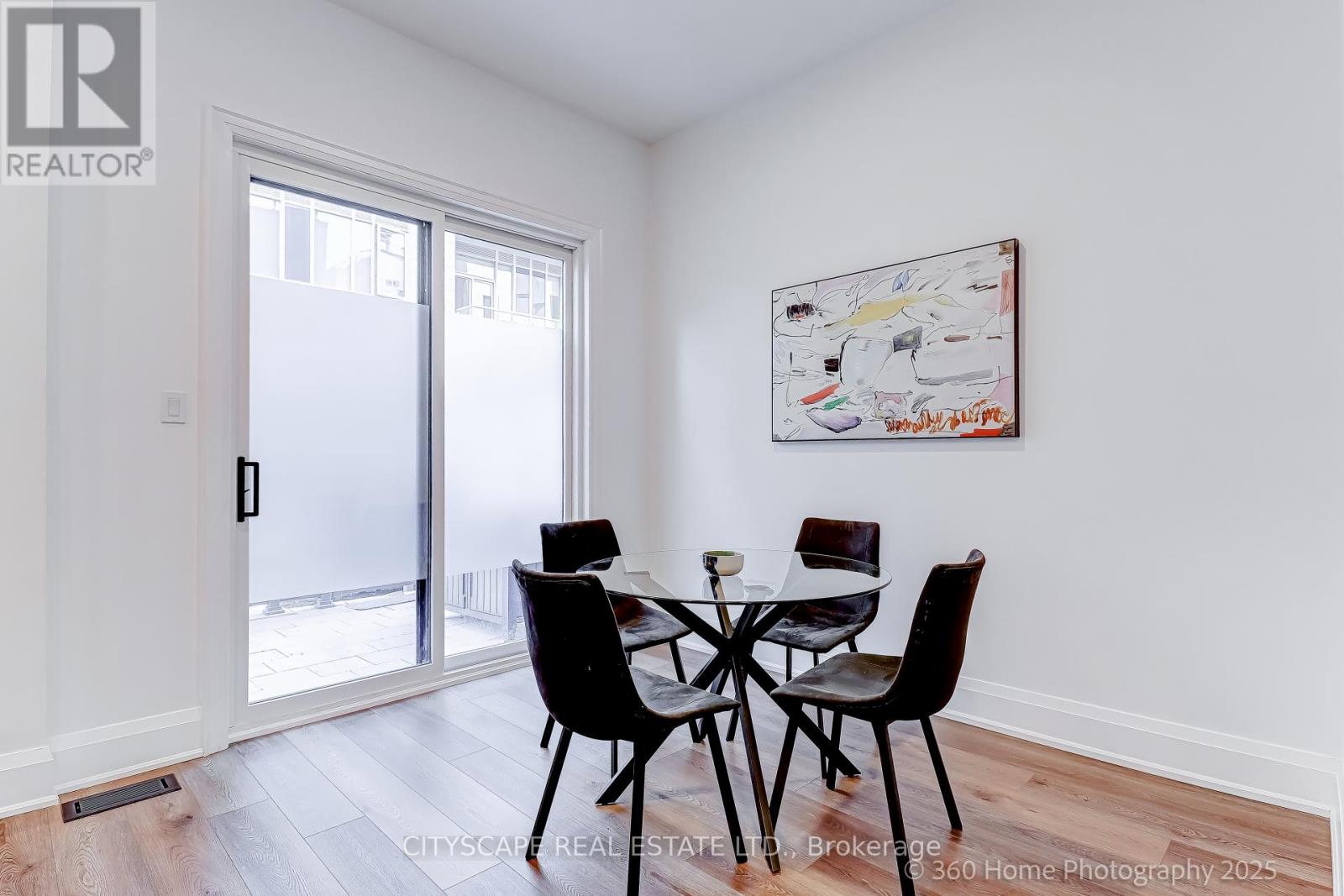 119 High Street W, Mississauga, Ontario  L5H 1K4 - Photo 5 - W12456655