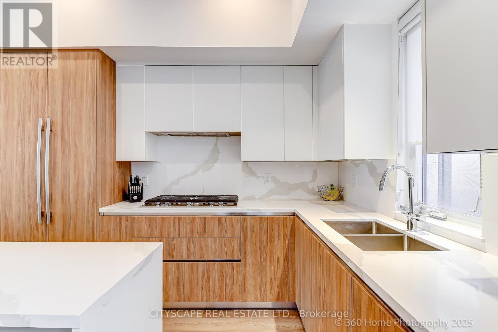 119 High Street W, Mississauga, Ontario  L5H 1K4 - Photo 7 - W12456655