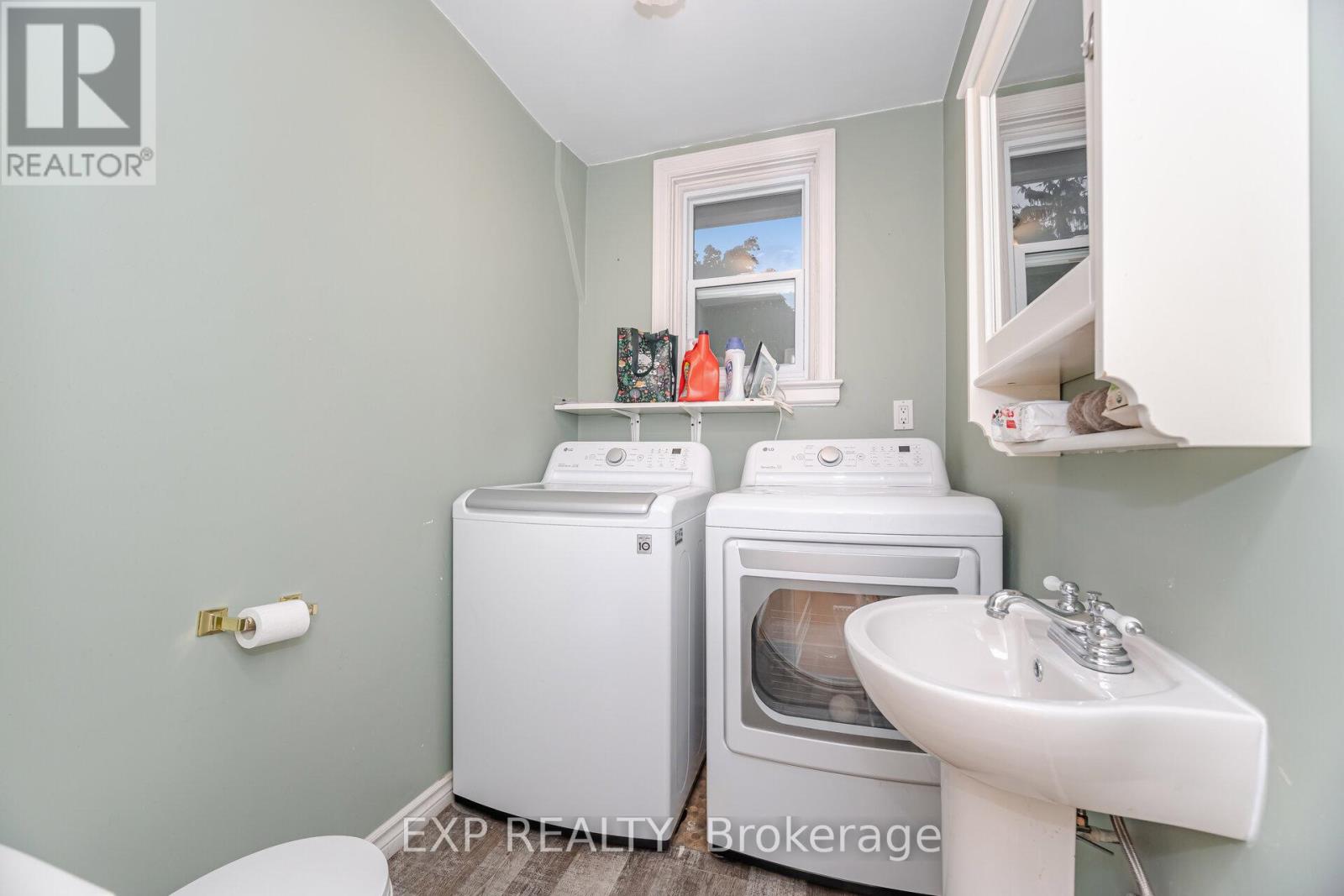 51 Chapel Street, Brampton (Downtown Brampton), Ontario  L6W 2H5 - Photo 29 - W12456668