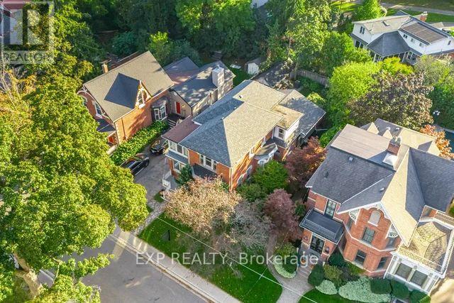 51 Chapel Street, Brampton (Downtown Brampton), Ontario  L6W 2H5 - Photo 4 - W12456668