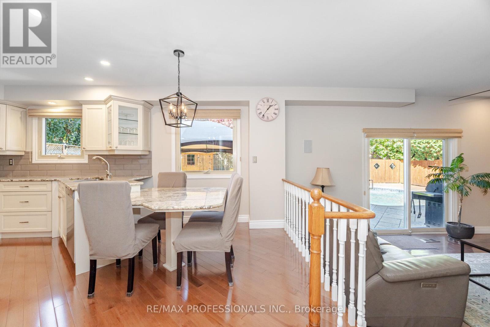 6 Cairnmore Court, Brampton (Snelgrove), Ontario  L6Z 1T6 - Photo 18 - W12456672