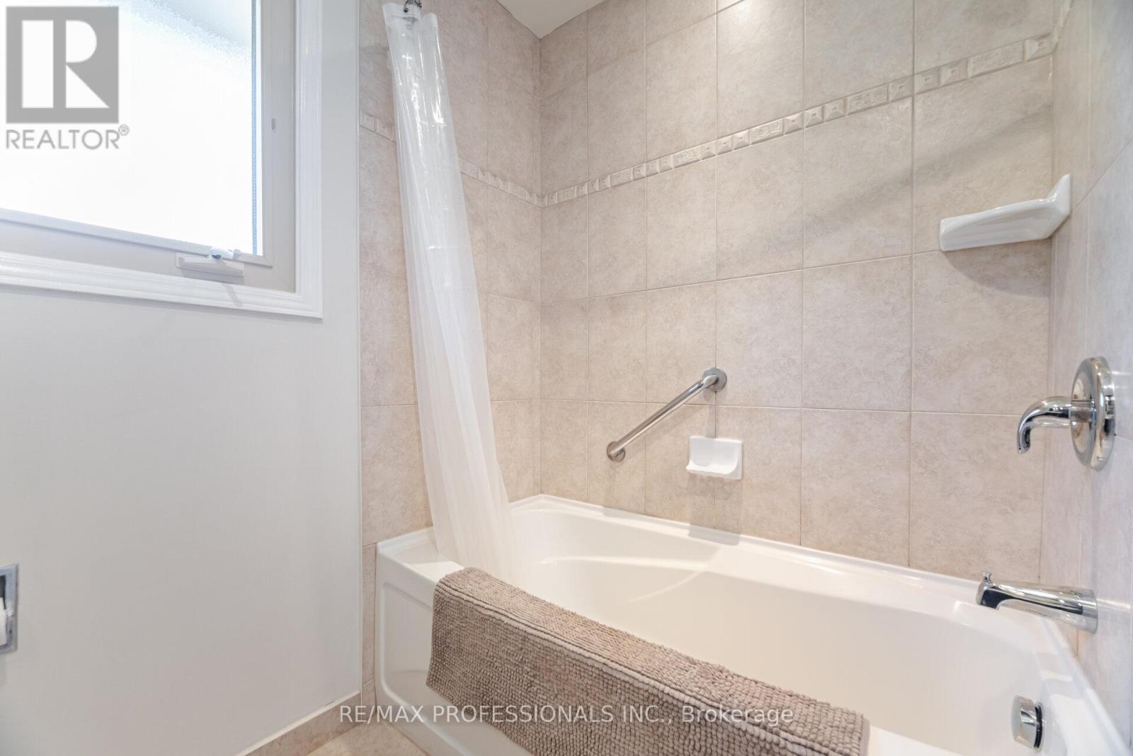 6 Cairnmore Court, Brampton (Snelgrove), Ontario  L6Z 1T6 - Photo 31 - W12456672