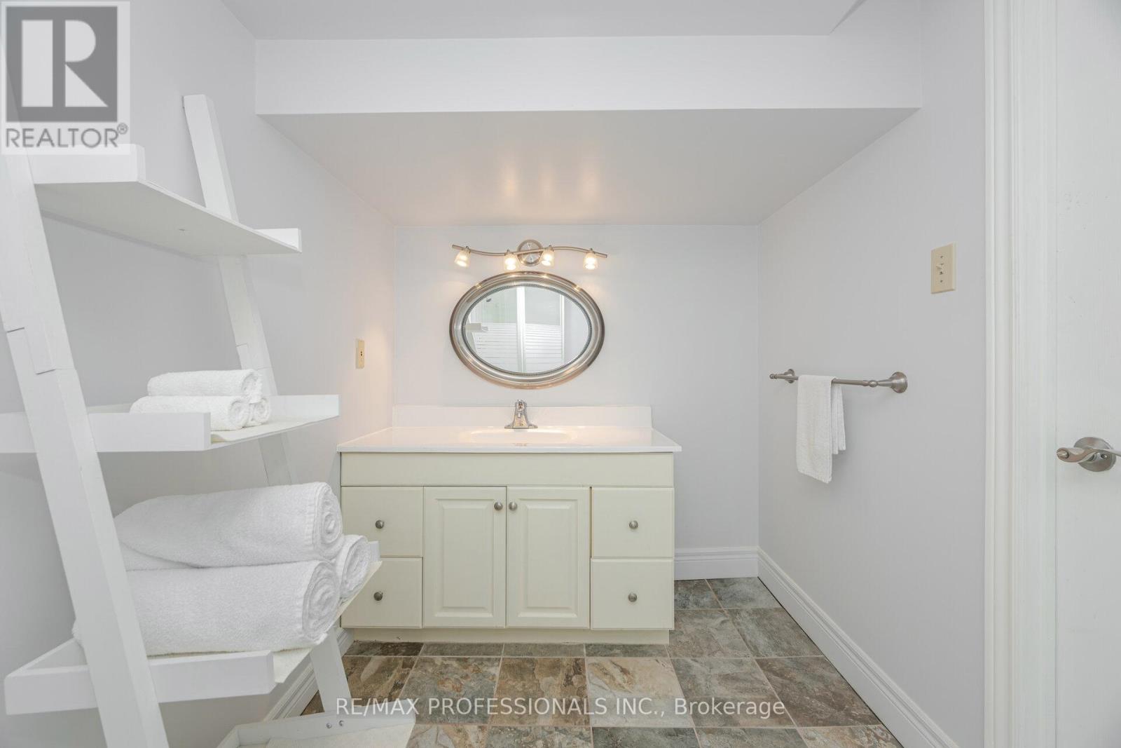 6 Cairnmore Court, Brampton (Snelgrove), Ontario  L6Z 1T6 - Photo 40 - W12456672