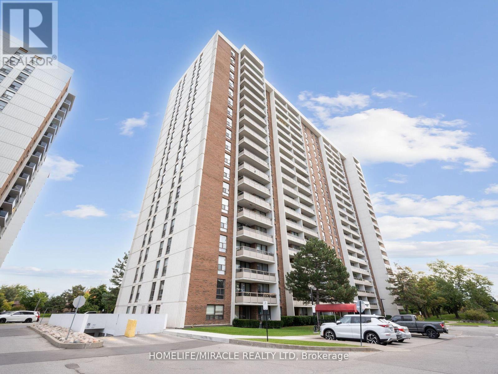 1511 - 4 Kings Cross Road, Brampton (Queen Street Corridor), Ontario  L6T 3X8 - Photo 1 - W12456686
