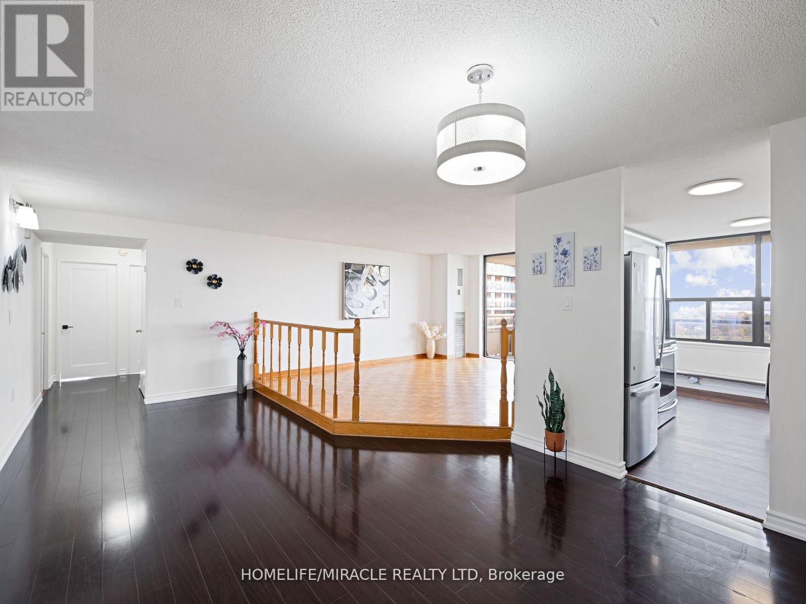 1511 - 4 Kings Cross Road, Brampton (Queen Street Corridor), Ontario  L6T 3X8 - Photo 10 - W12456686