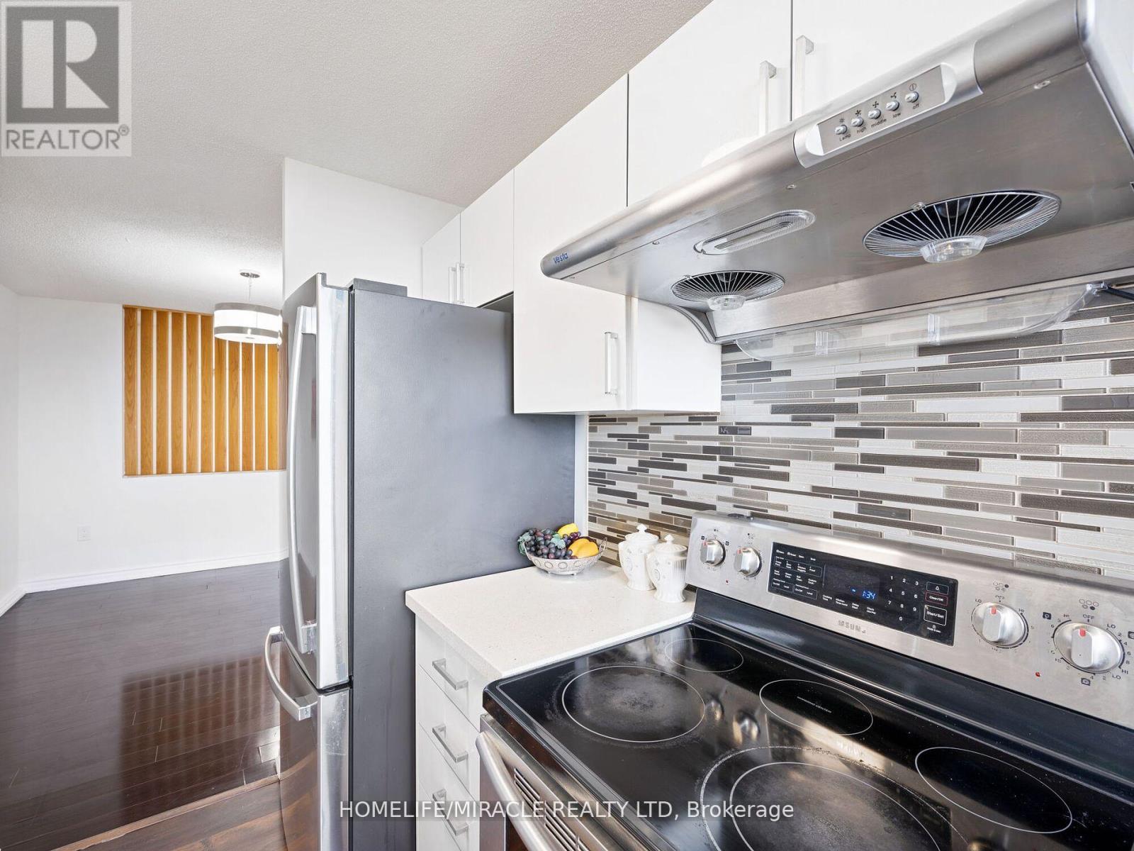 1511 - 4 Kings Cross Road, Brampton (Queen Street Corridor), Ontario  L6T 3X8 - Photo 13 - W12456686