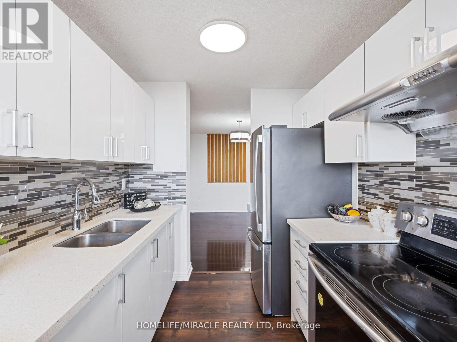 1511 - 4 Kings Cross Road, Brampton (Queen Street Corridor), Ontario  L6T 3X8 - Photo 14 - W12456686