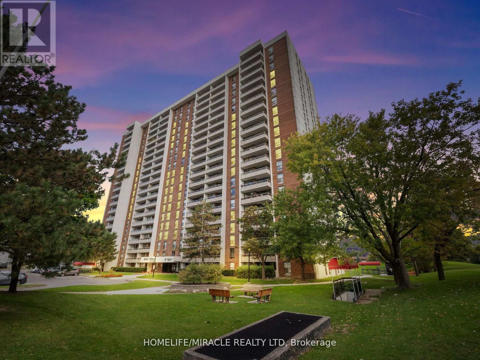 1511 - 4 Kings Cross Road, Brampton (Queen Street Corridor), Ontario  L6T 3X8 - Photo 2 - W12456686