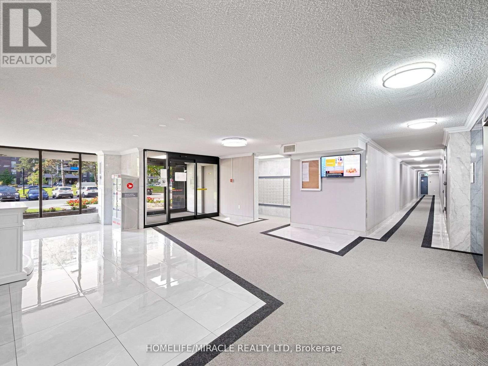 1511 - 4 Kings Cross Road, Brampton (Queen Street Corridor), Ontario  L6T 3X8 - Photo 4 - W12456686