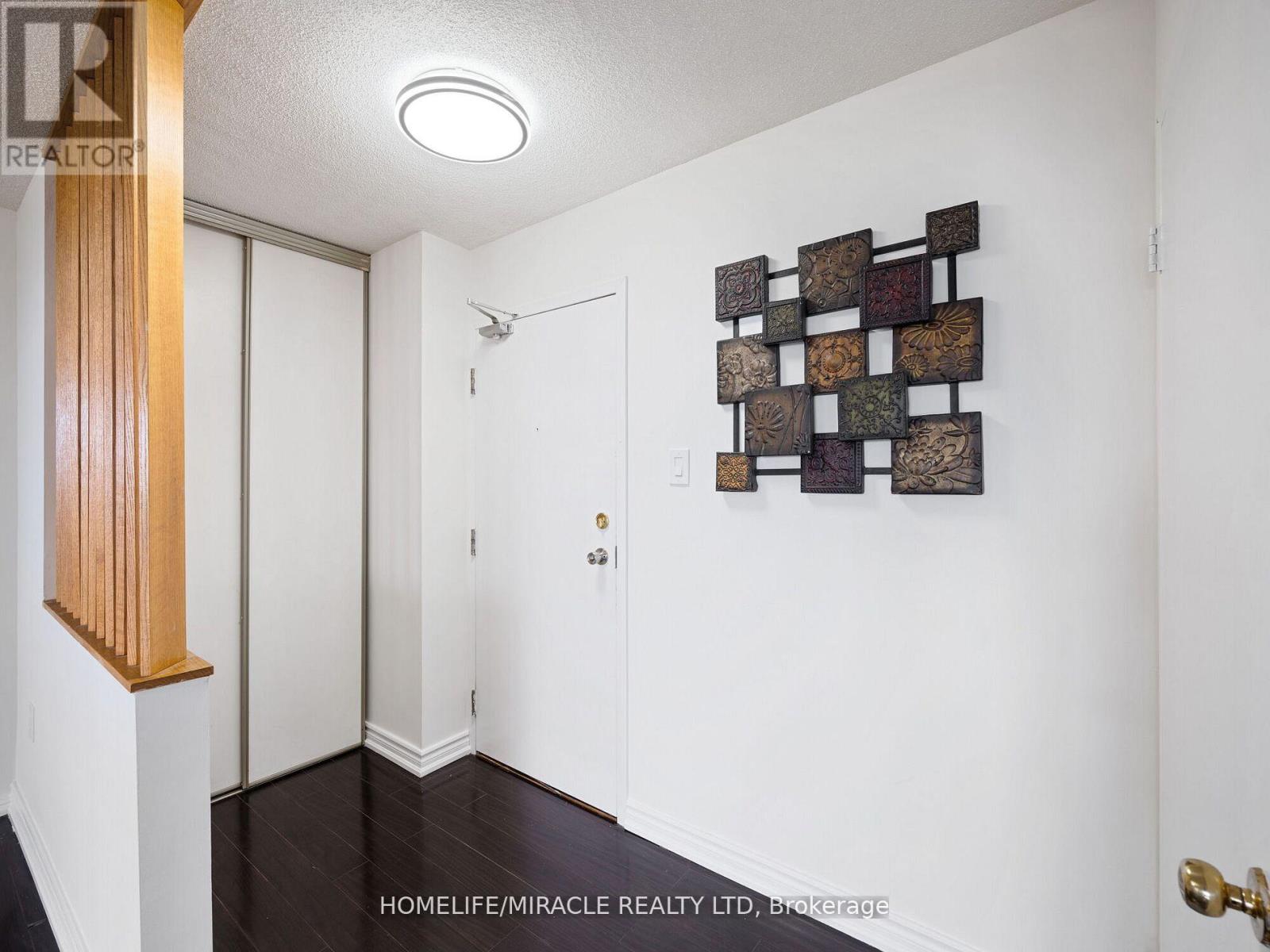 1511 - 4 Kings Cross Road, Brampton (Queen Street Corridor), Ontario  L6T 3X8 - Photo 6 - W12456686