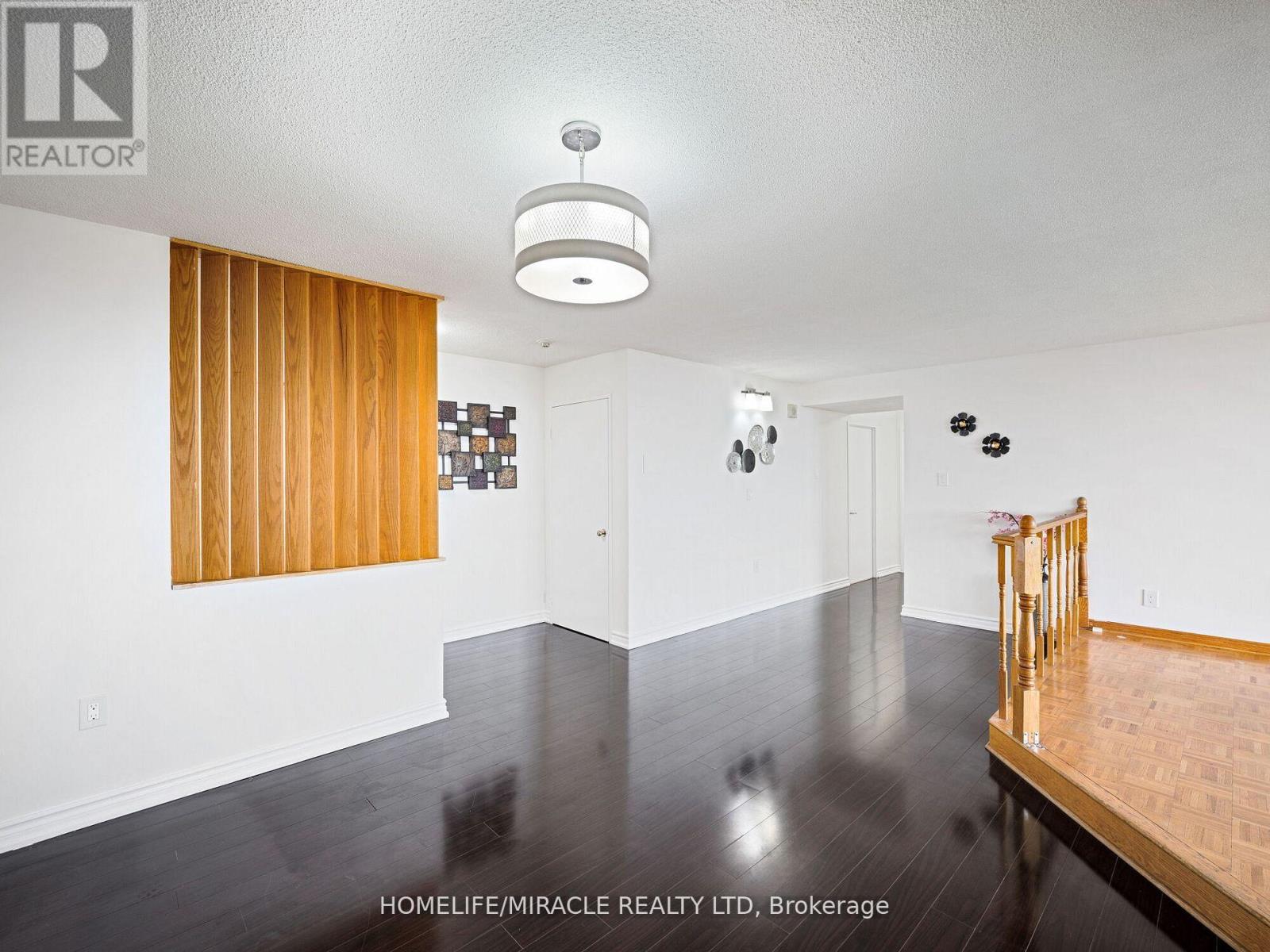 1511 - 4 Kings Cross Road, Brampton (Queen Street Corridor), Ontario  L6T 3X8 - Photo 7 - W12456686