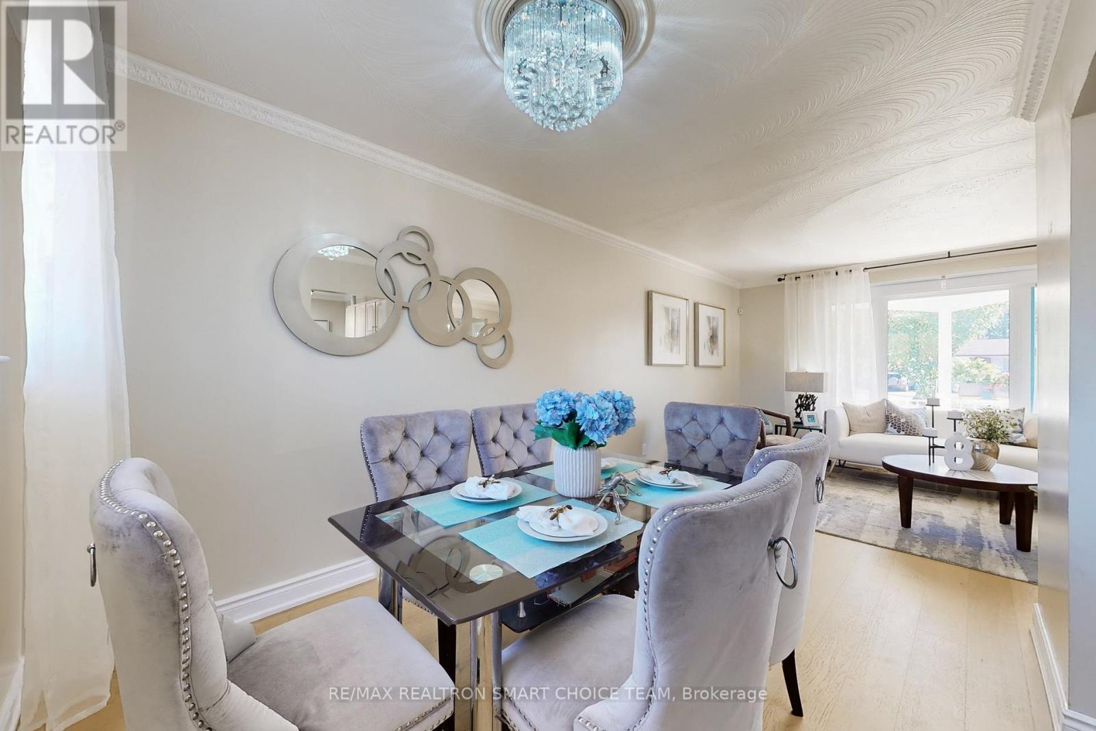 16 Frith Road, Toronto (Glenfield-Jane Heights), Ontario  M3N 1G1 - Photo 11 - W12456703