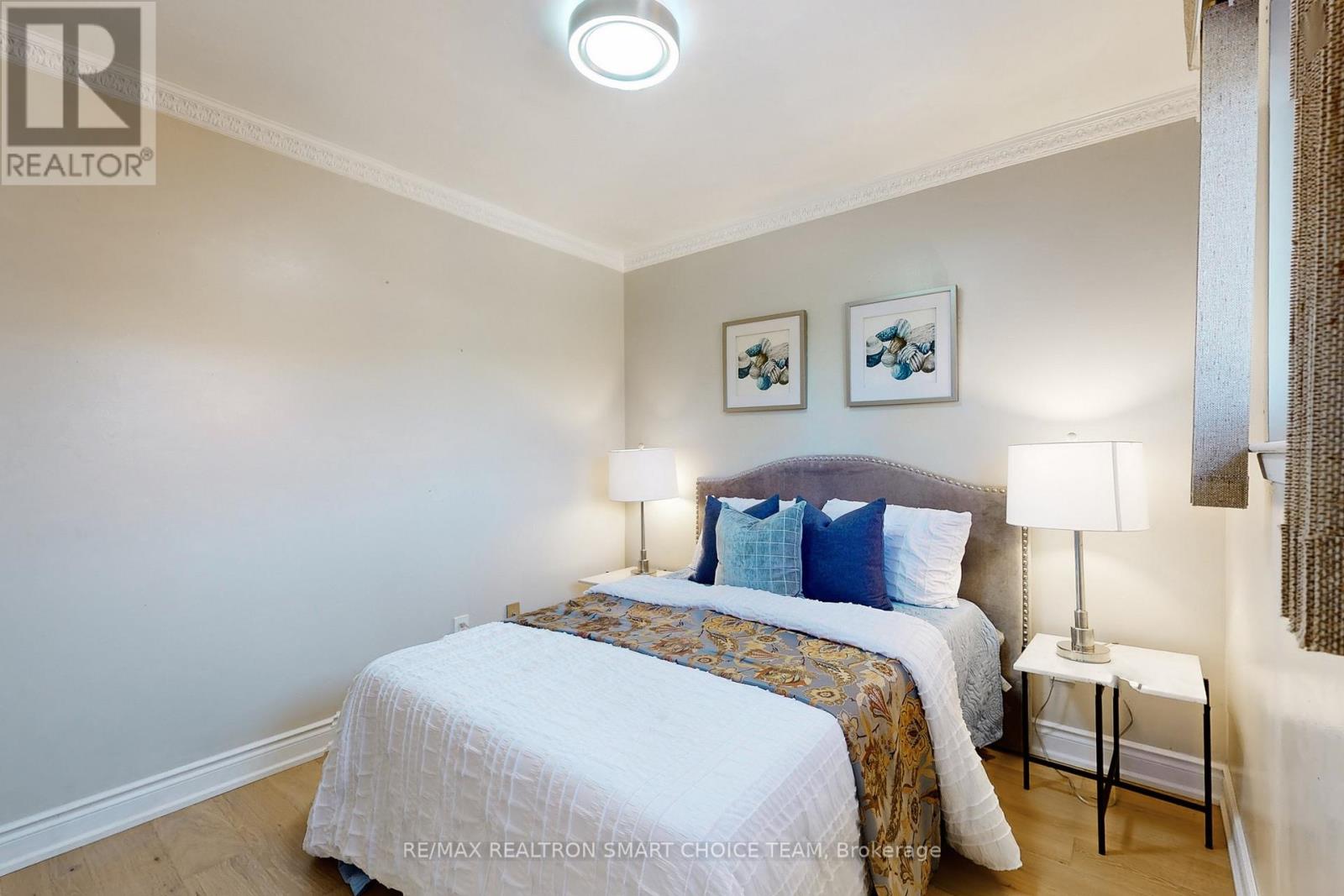 16 Frith Road, Toronto (Glenfield-Jane Heights), Ontario  M3N 1G1 - Photo 19 - W12456703