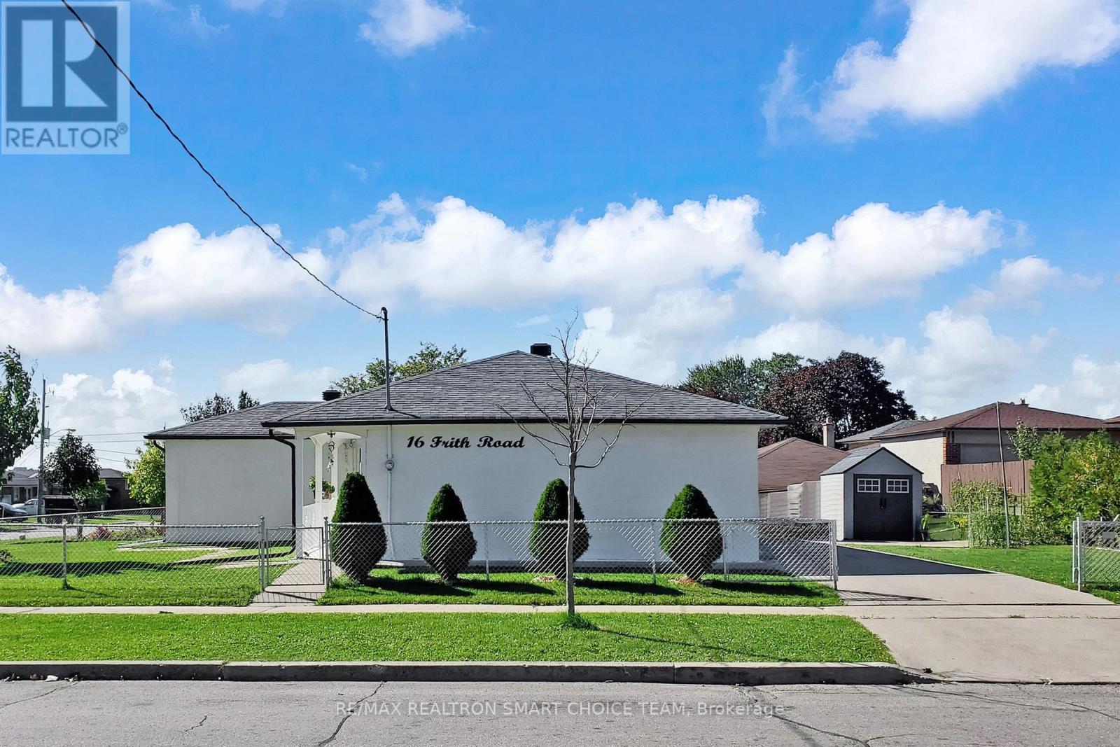 16 Frith Road, Toronto (Glenfield-Jane Heights), Ontario  M3N 1G1 - Photo 2 - W12456703