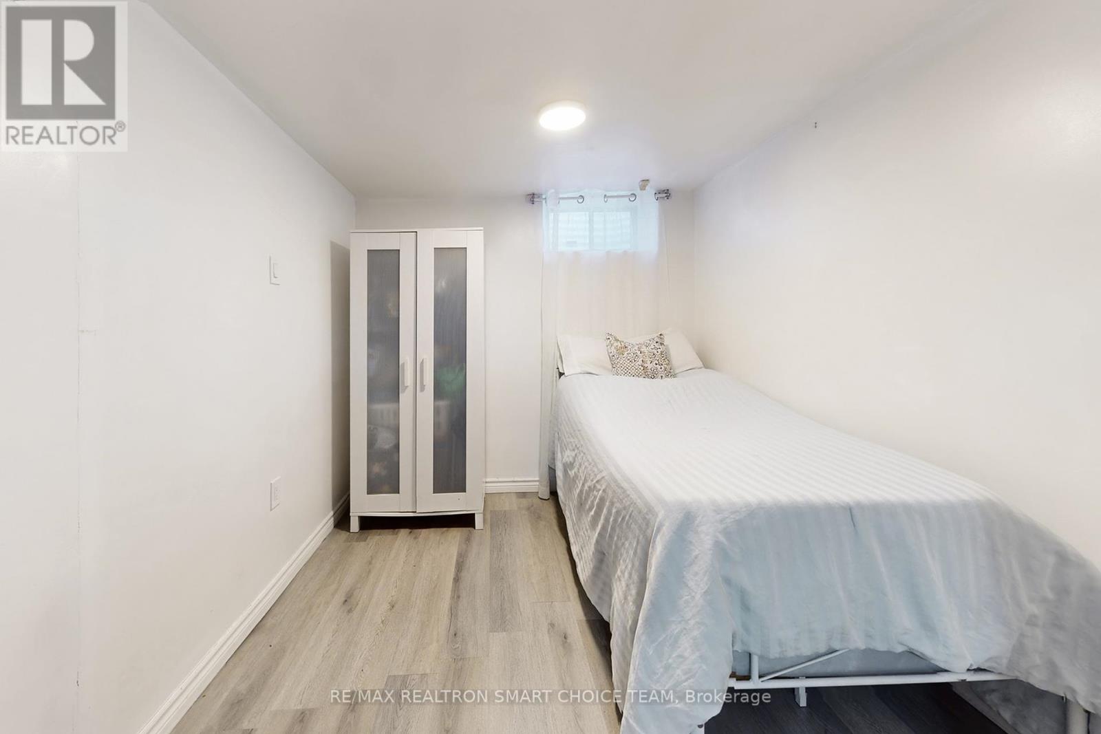 16 Frith Road, Toronto (Glenfield-Jane Heights), Ontario  M3N 1G1 - Photo 29 - W12456703