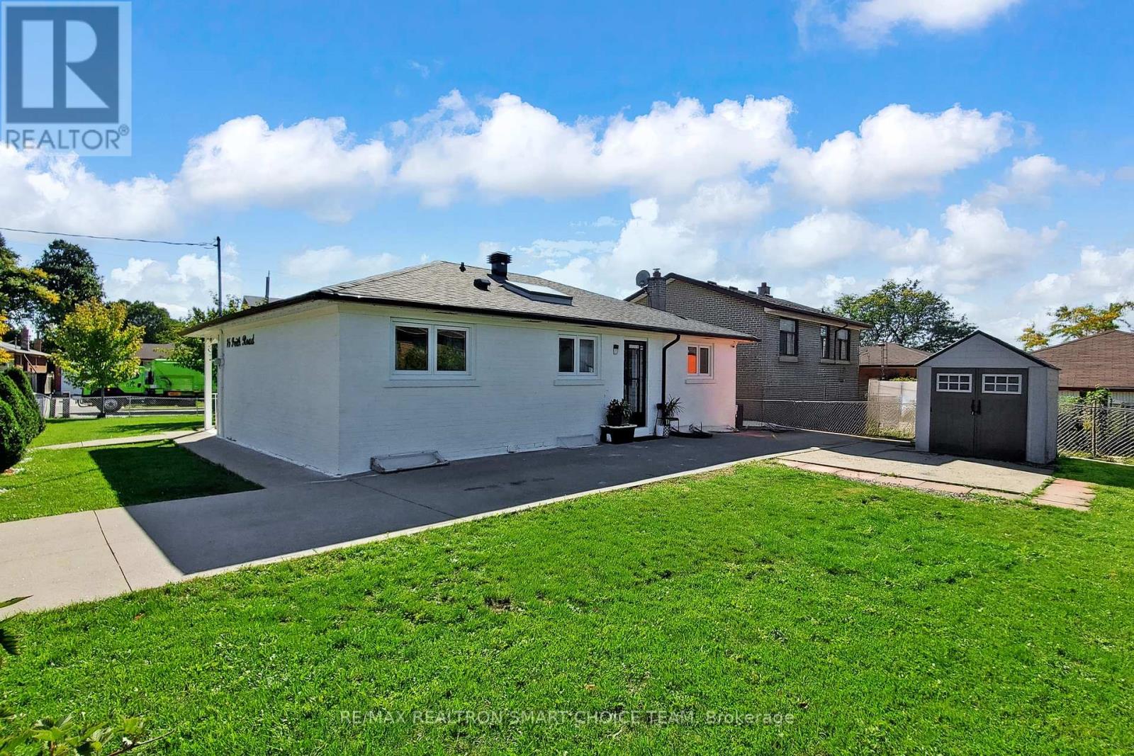 16 Frith Road, Toronto (Glenfield-Jane Heights), Ontario  M3N 1G1 - Photo 37 - W12456703