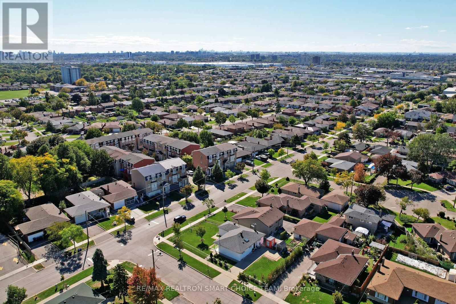 16 Frith Road, Toronto (Glenfield-Jane Heights), Ontario  M3N 1G1 - Photo 41 - W12456703