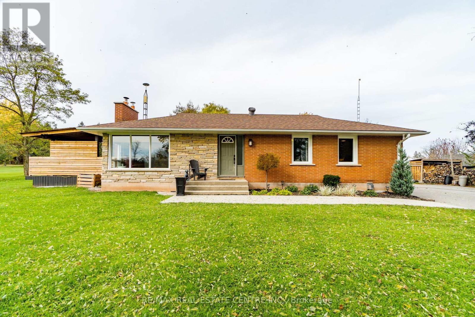 10845 15 Side Road, Halton Hills, Ontario  L7G 4S6 - Photo 2 - W12456704