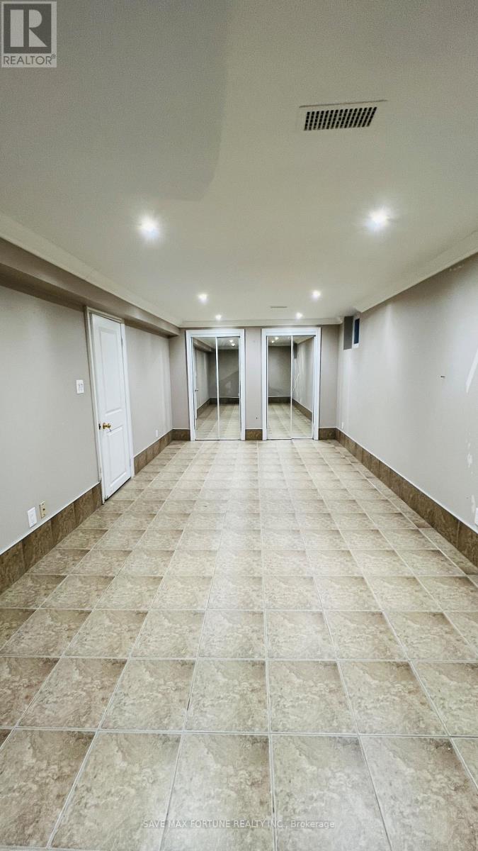 59 Marysfield Drive, Brampton (Toronto Gore Rural Estate), Ontario  L6P 0J2 - Photo 11 - W12456707