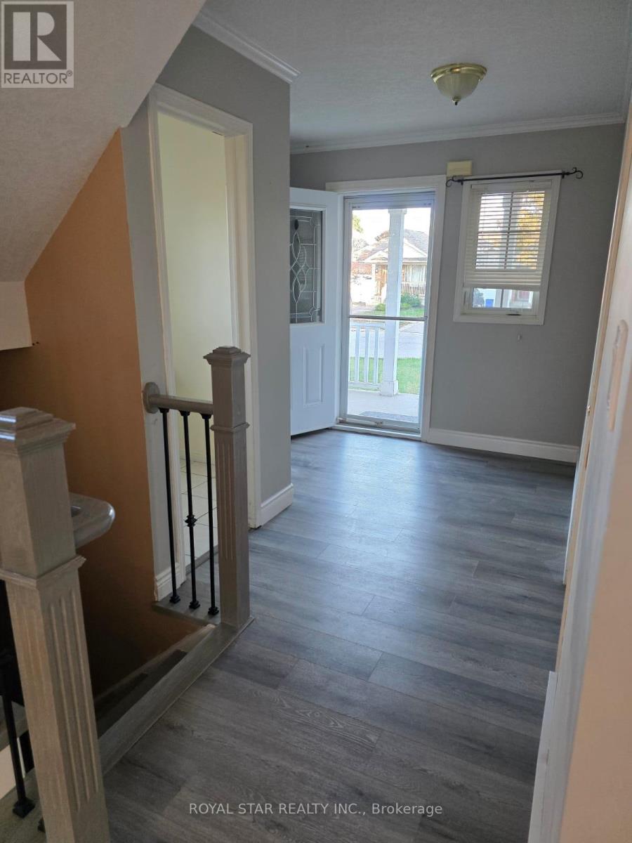 21 Biscayne Crescent, Orangeville, Ontario  L9W 5B2 - Photo 2 - W12456710