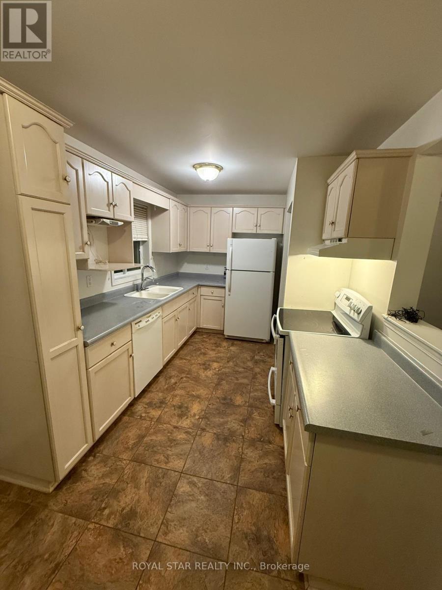 21 Biscayne Crescent, Orangeville, Ontario  L9W 5B2 - Photo 5 - W12456710