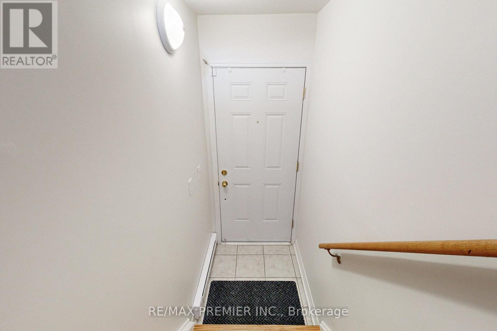 2046 - 3033 Finch Avenue, Toronto (Humbermede), Ontario  M9M 0A3 - Photo 12 - W12456712
