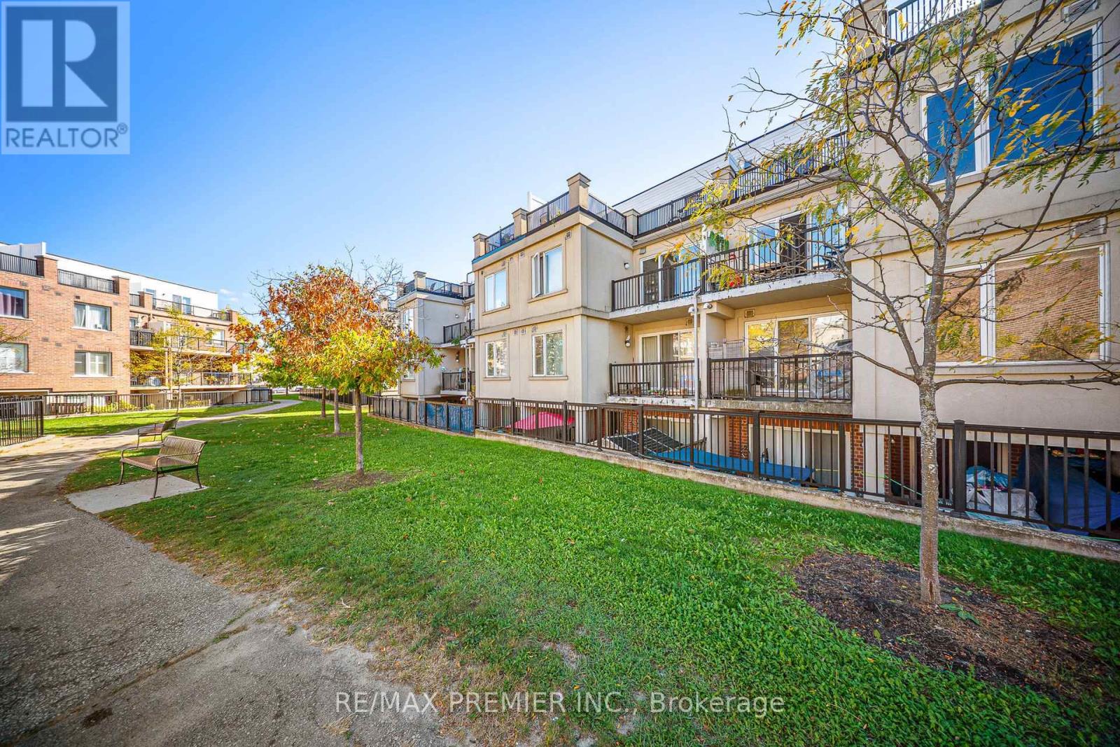 2046 - 3033 Finch Avenue, Toronto (Humbermede), Ontario  M9M 0A3 - Photo 15 - W12456712