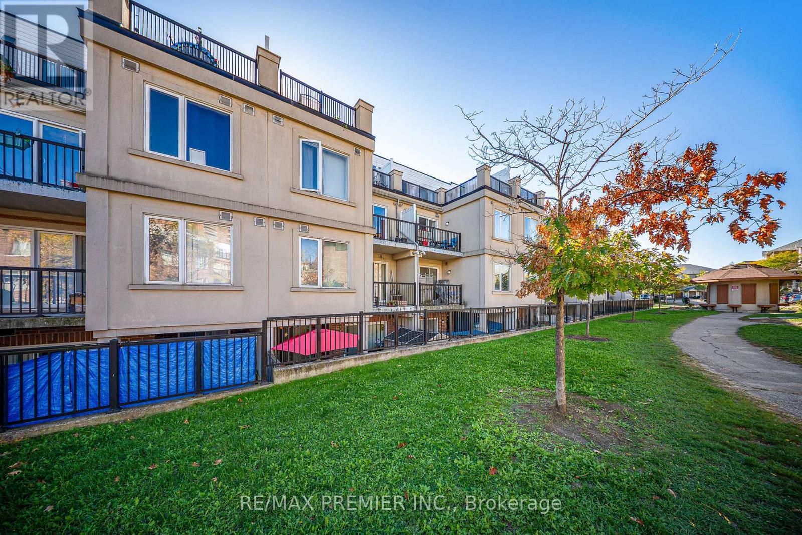 2046 - 3033 Finch Avenue, Toronto (Humbermede), Ontario  M9M 0A3 - Photo 16 - W12456712